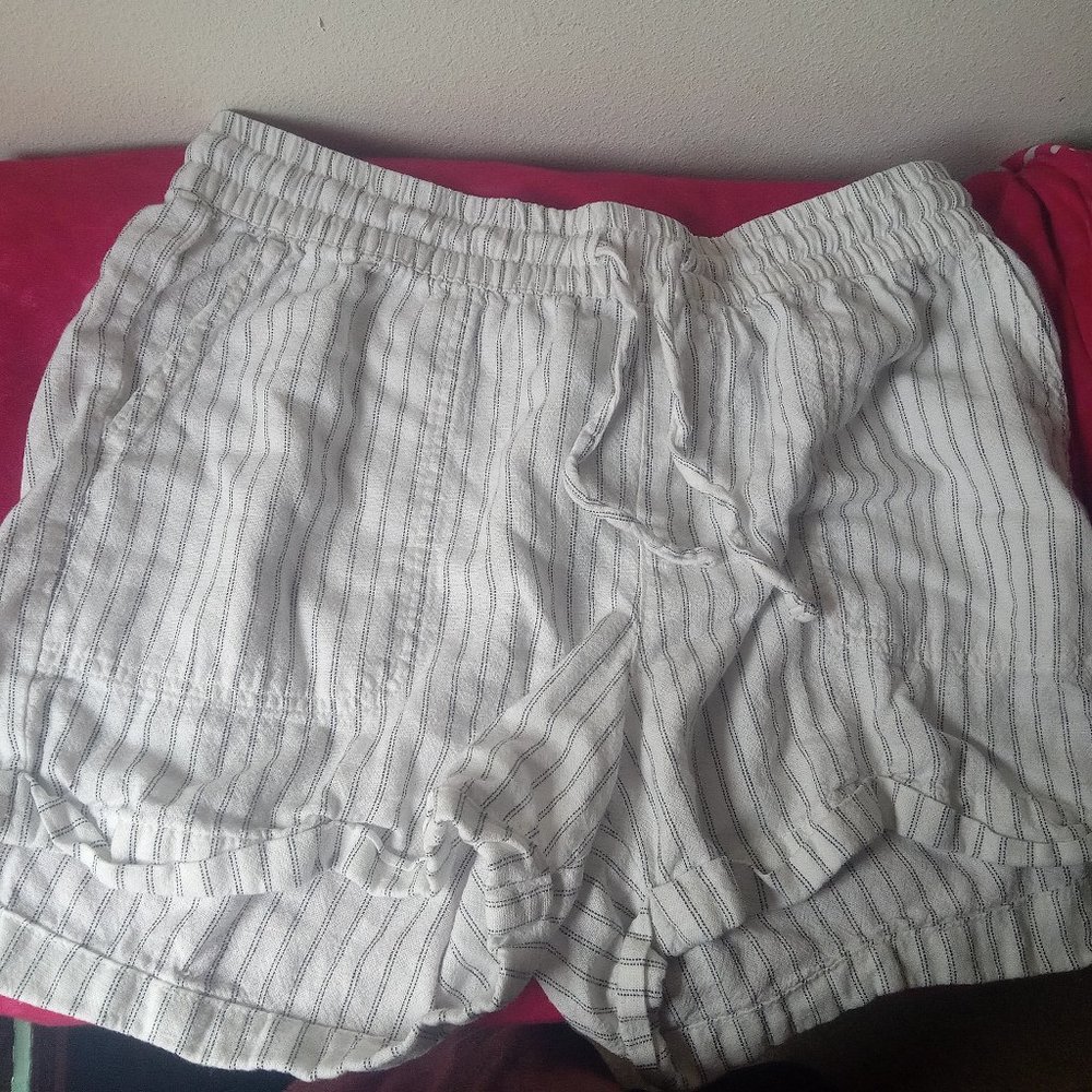 DIP Drawstring Stripped Shorts